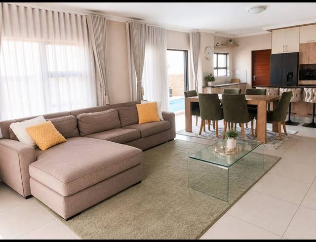 3 BEDROOM HOUSE FOR SALE IN THATCHFIELD